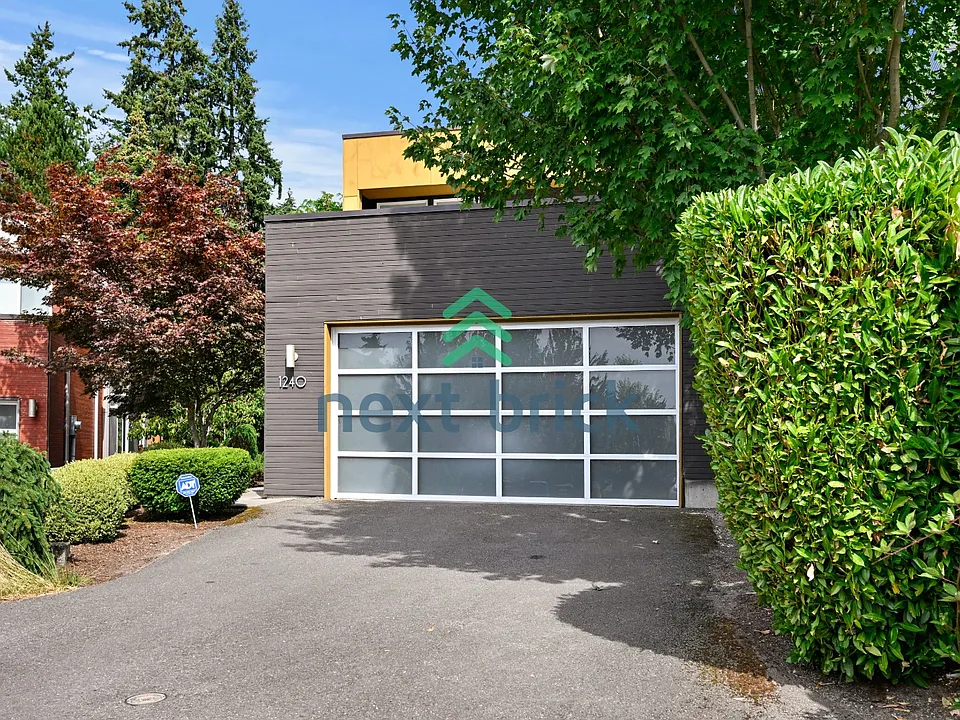 1240 NE 117th St