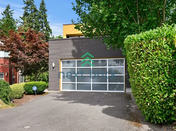 1240 NE 117th St, Seattle, WA 98125