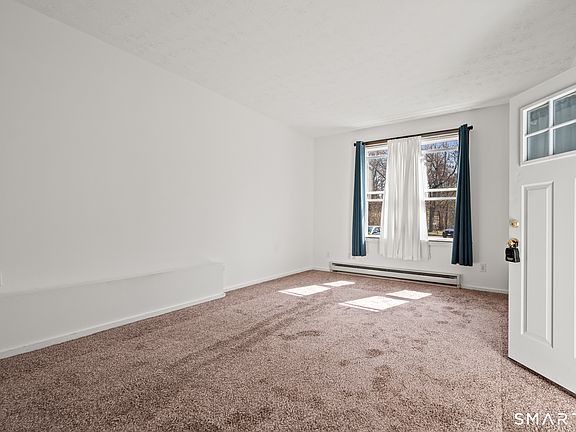 4th image of 949 Pleasant Valley Road #7-4