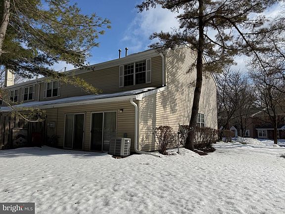 4th image of 36 Viburnum Ct
