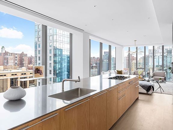 4th image of 515 W 29th St Unit Penthouse