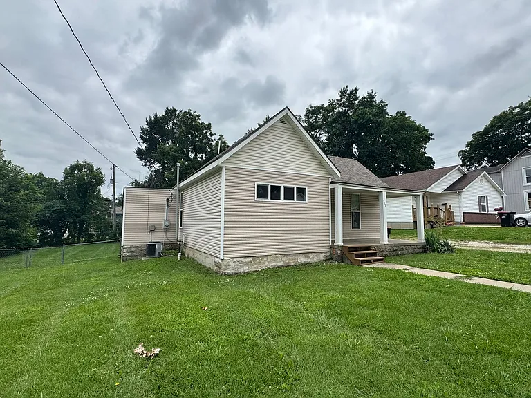 312 Jackson St — Photo 21