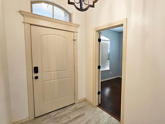 4th image of 1801 Savannah Ln