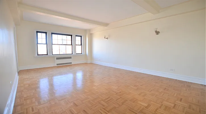 Rented by Manhattan Realty Group | media 8