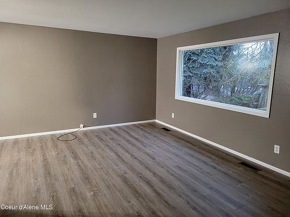 5th image of 9782 N Shaw St
