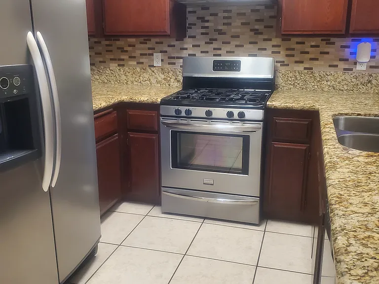 1250 Hillandale Ave — Photo 3