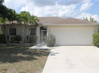 831 Grove Dr, Naples, FL 34120