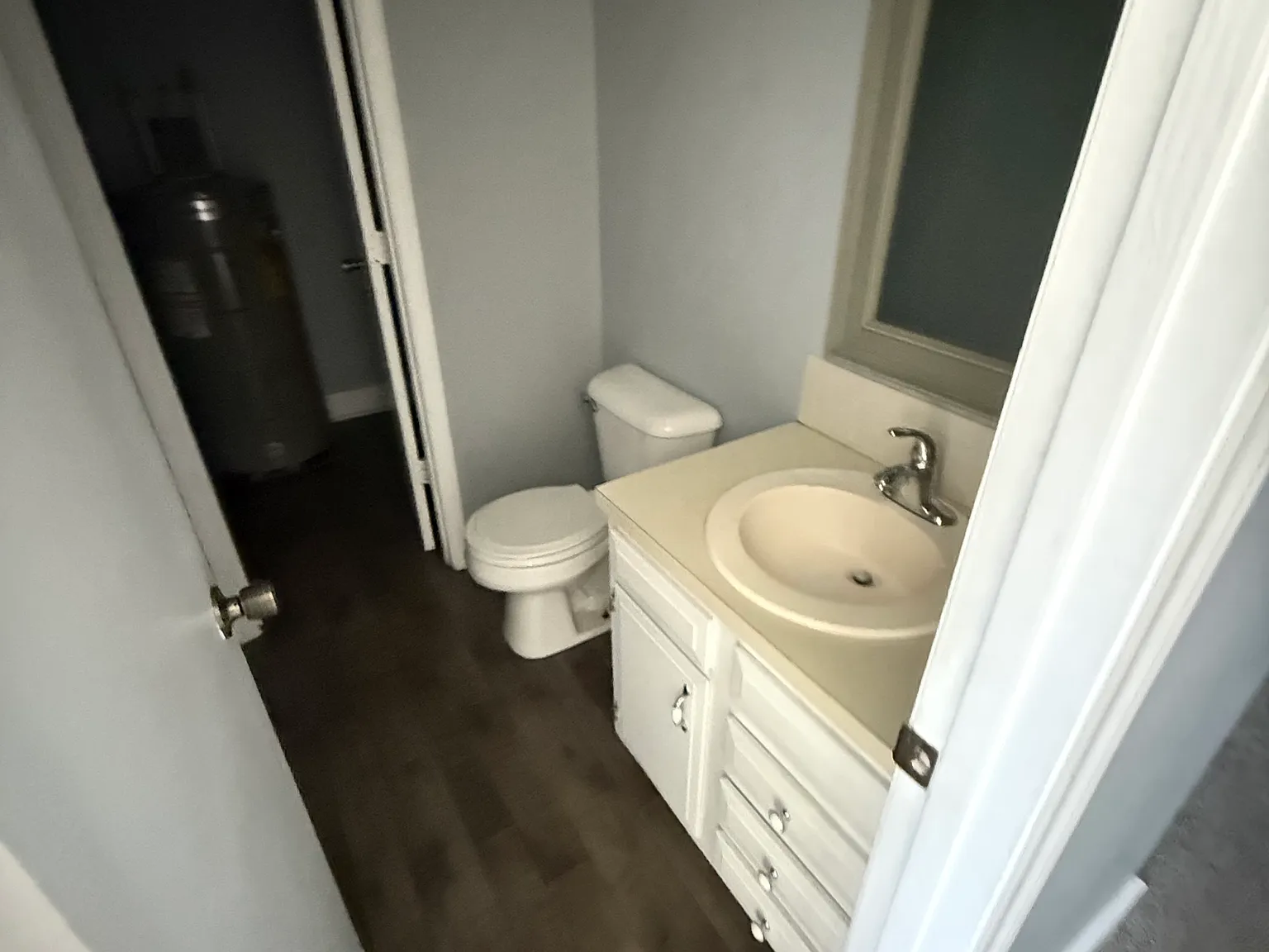 2 bed, 1.5 bath, 850 sqft, $1,050 — Photo 2