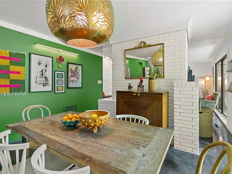 3252 W Roxboro Rd NE — Photo 11