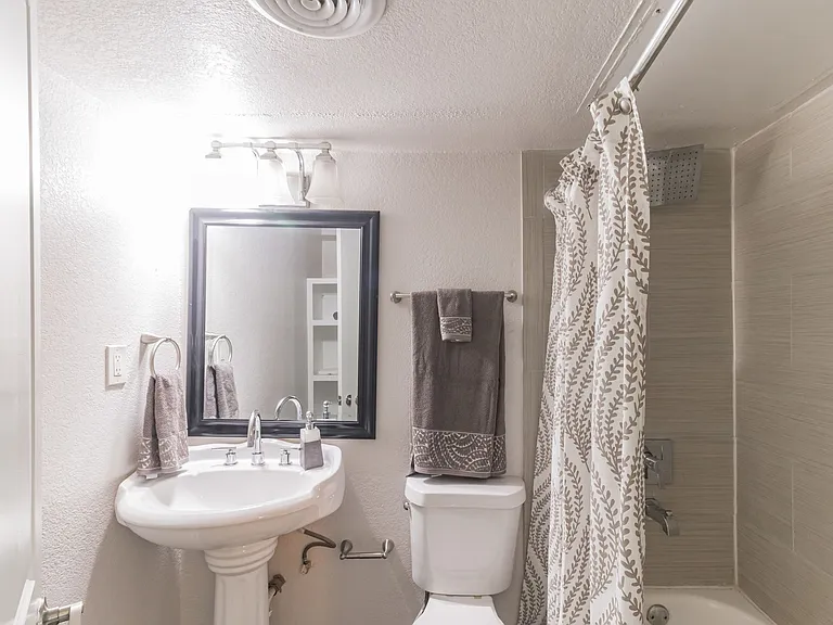 The Addison Apartments — Photo 13