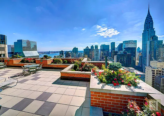 Rented by Halstead Real Estate | media 23