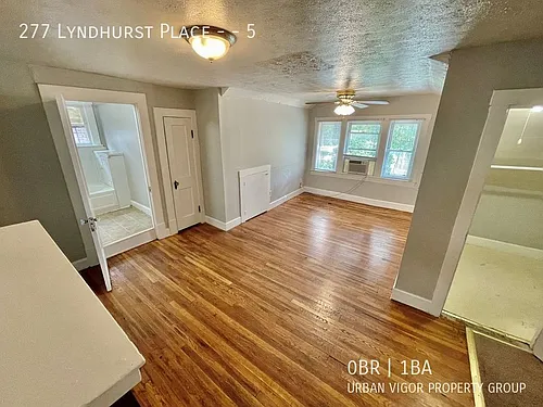 277 Lyndhurst Pl #5 Photo 1