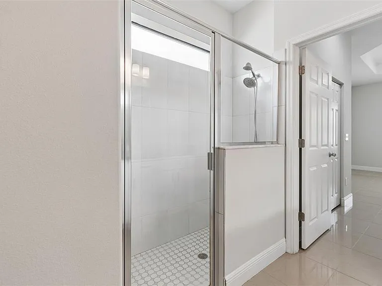 2311 W Aileen St — Photo 27