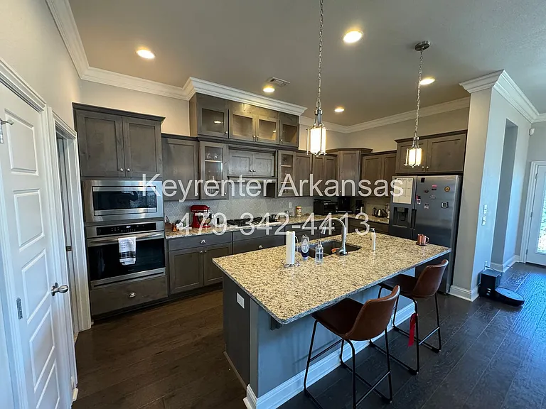 4606 Lily St — Photo 4