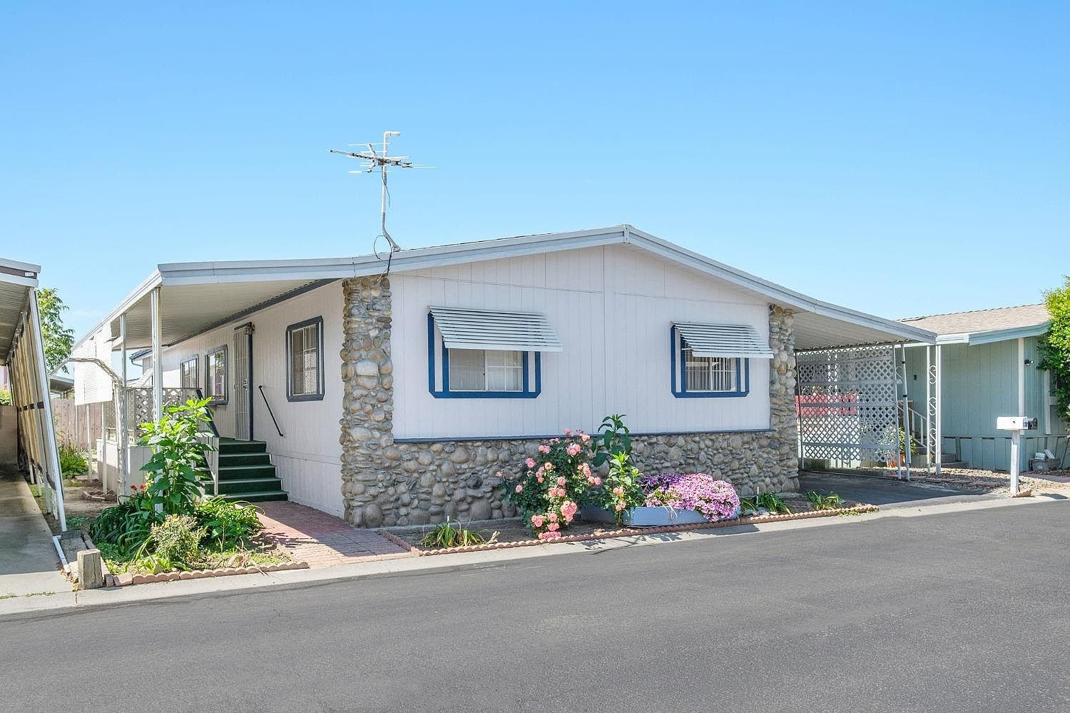 860 E Grangeville Blvd, Hanford, CA 93230 | MLS #612056 | Zillow