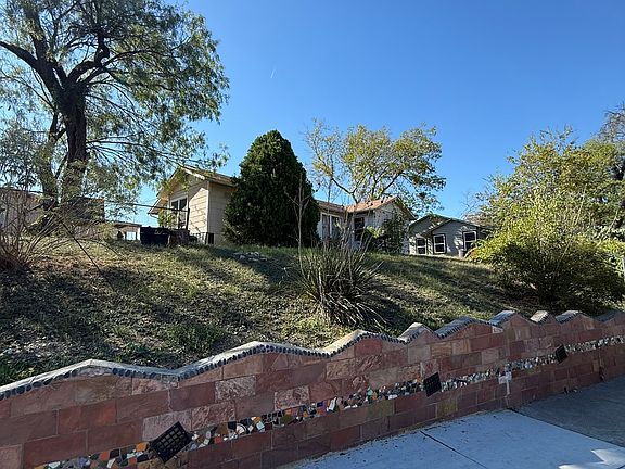 2nd image of 736 Fulton