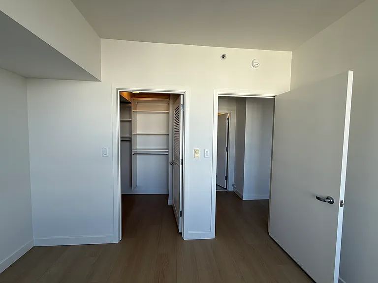 260 King St #865 — Photo 5
