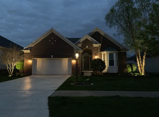 317 Lexington Cir, Broadview Heights, OH
