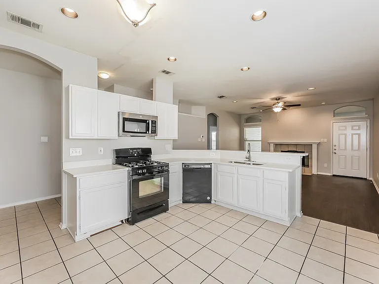 2808 Earle Dr — Photo 7