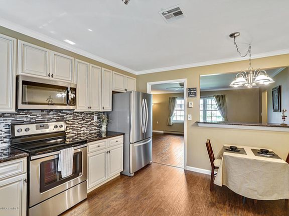 2nd image of 692B Plymouth Dr