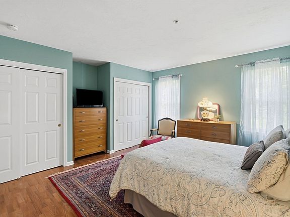 5th image of 902 Main St APT 48