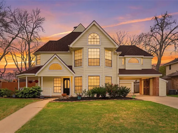 1627 N Hearthside Dr, Richmond, TX 77406