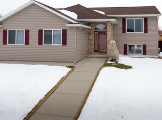 5818 Lloyd St NW, Rochester, MN 55901