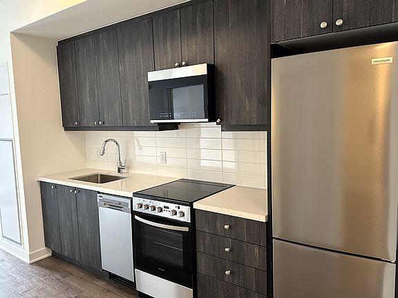 5th image of 51 Clarington Blvd #213