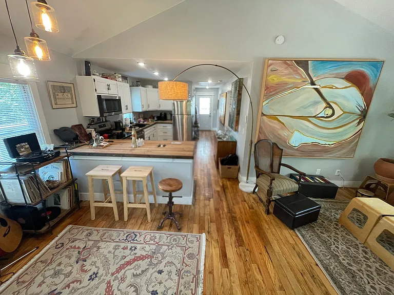 1219 New Castle St #B — Photo 5