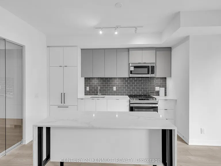 285 Dufferin St #307 — Photo 8