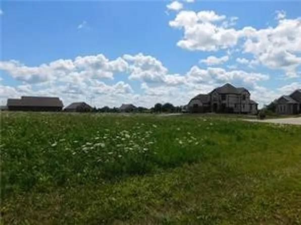 1950 Spaulding Ln, Grinnell, IA 50112