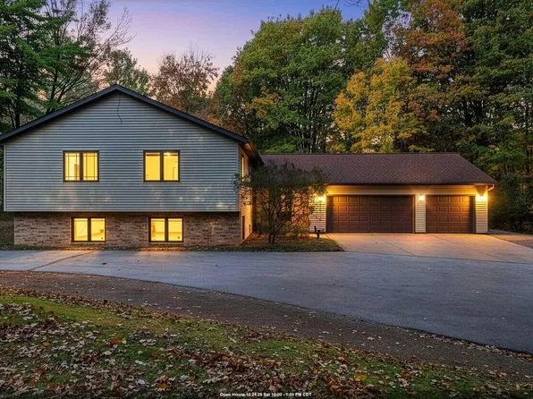2703 Red Pine Ct, Green Bay, WI 54313