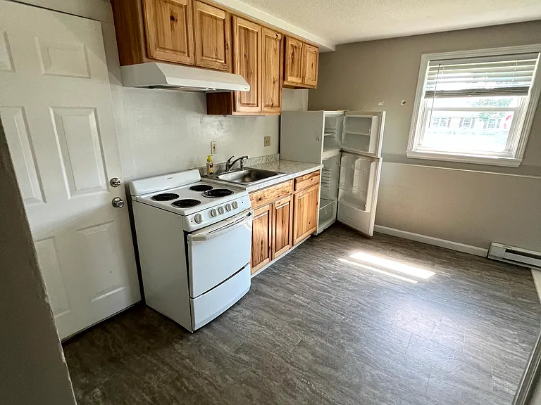 51 Glenwood Dr #1 — Photo 11
