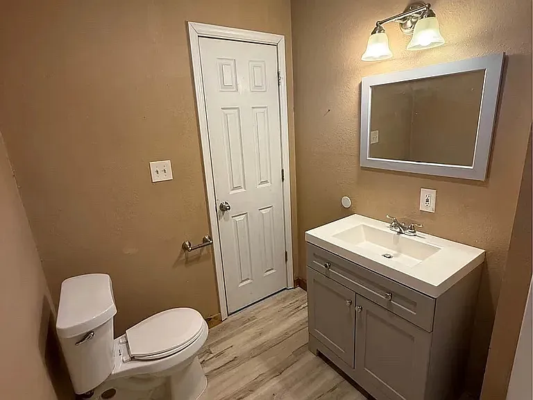 211 Elm St #4 — Photo 13