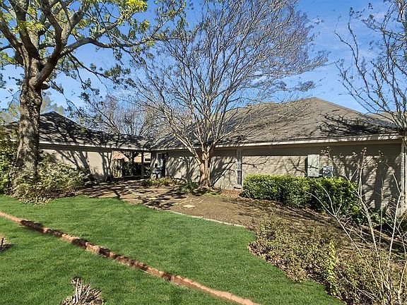 3rd image of 2650 Queens Hollow Ct