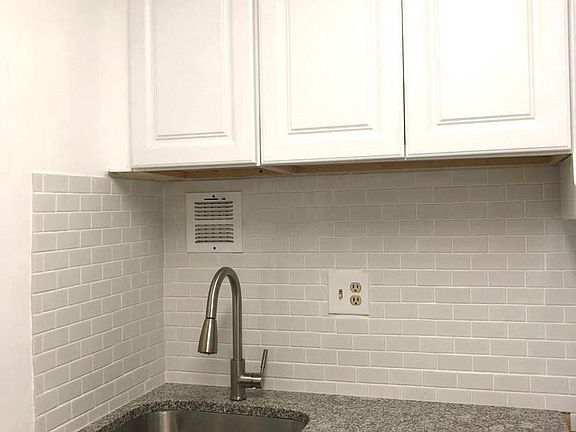 5th image of 1121 Arlington Blvd APT 541