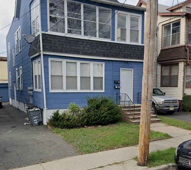 1st image of 43 Temple Pl Floor 2