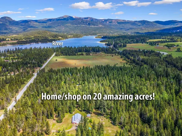 9710 Lakeshore Dr, Sagle, ID 83860
