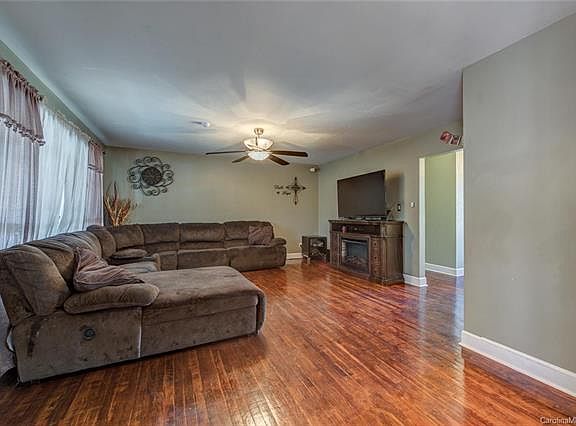 5th image of 1439 Sterling Ave