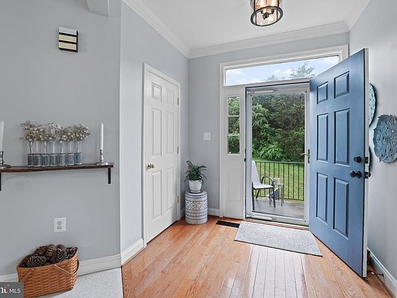 5th image of 874 Stonefield Sq NE