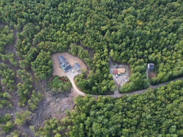 1 Blackthorne Lane, Gray, ME 04039