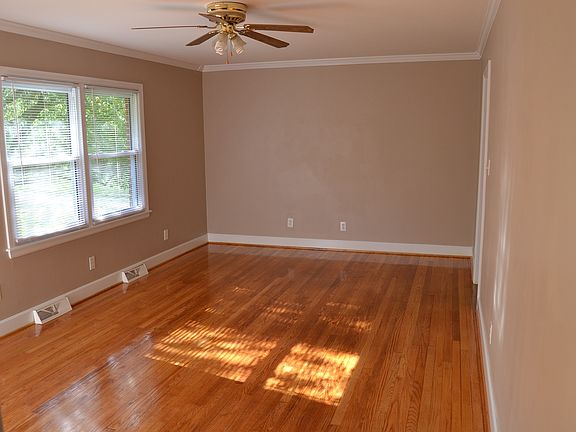 4th image of 112 Dogwood Dr