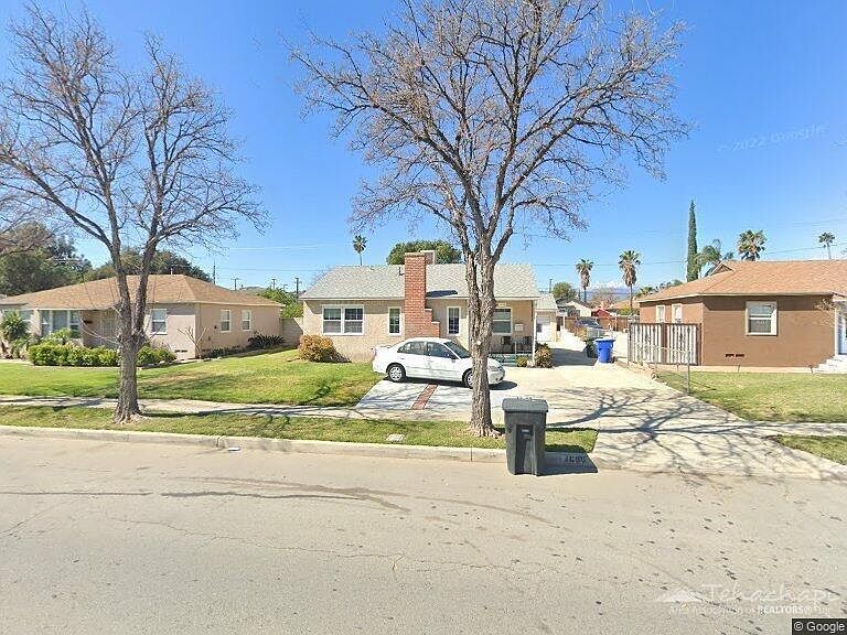1st image of 4096 N Mountain View Ave