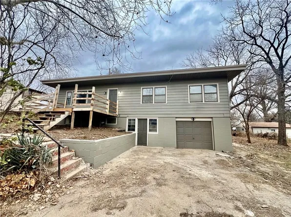 2723 Blackwell Rd, Saint Joseph, MO 64505