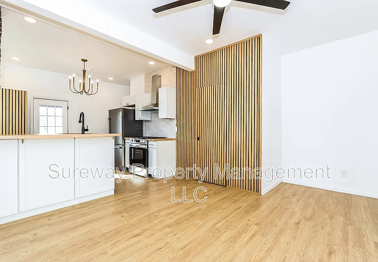 228 Greenwich Ave — Photo 9