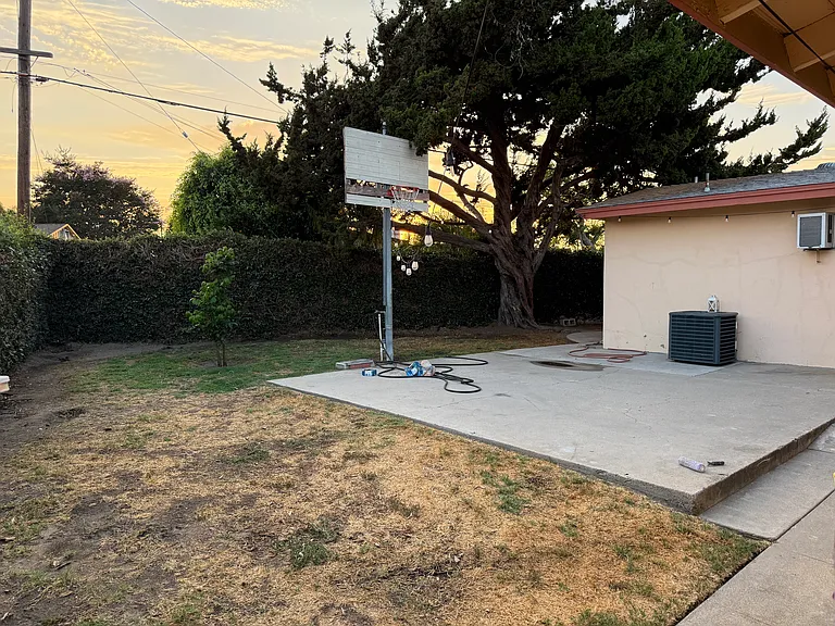 Skylark Blvd — Photo 14