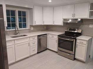 21 Iroquois Rd, West Hartford, CT 06117