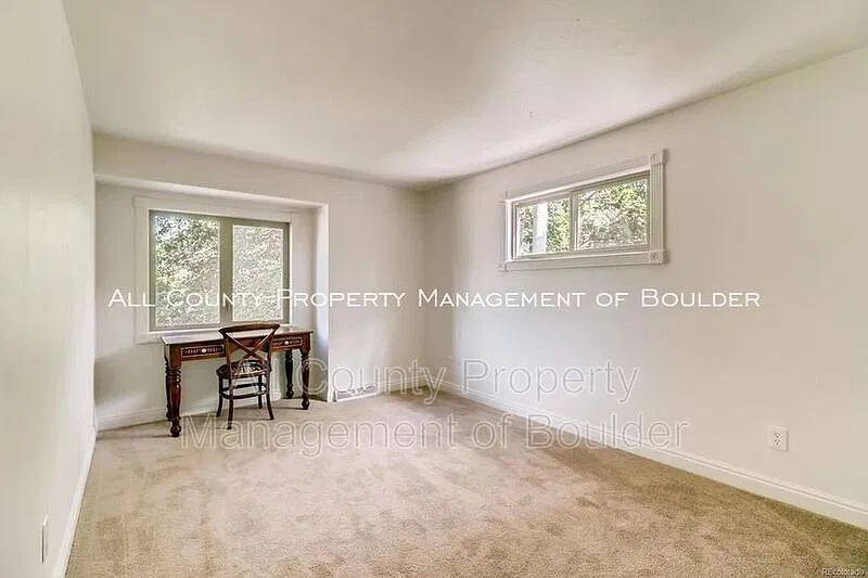 5 bed, 3.5 bath, 3432 sqft, $4,000 — Photo 3