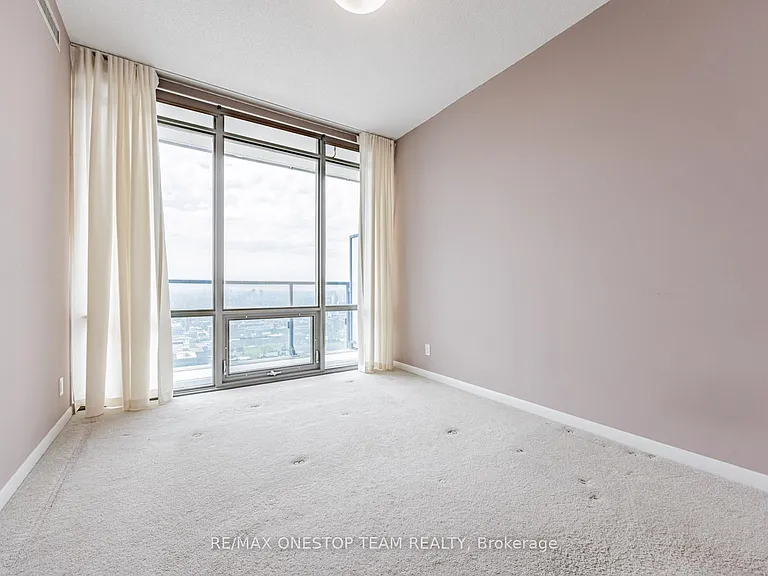 832 Bay St #4110 — Photo 21