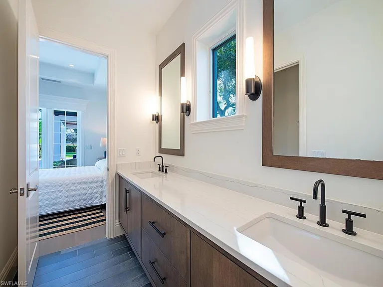 740 Banyan Blvd — Photo 19